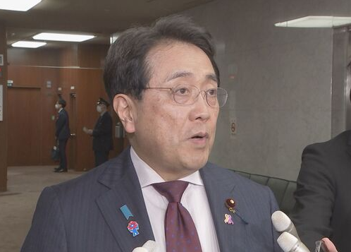 赤沢亮正