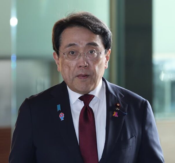 赤沢亮正