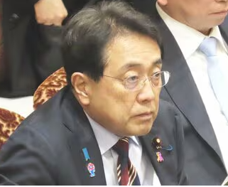 赤沢亮正