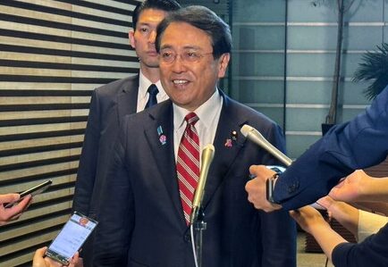 赤沢亮正