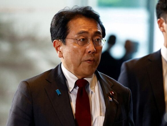 赤沢亮正
