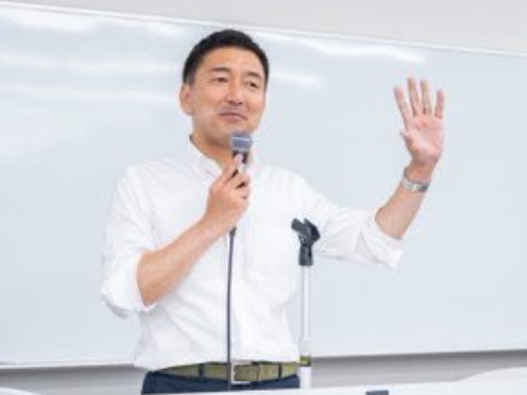 柳本あきら