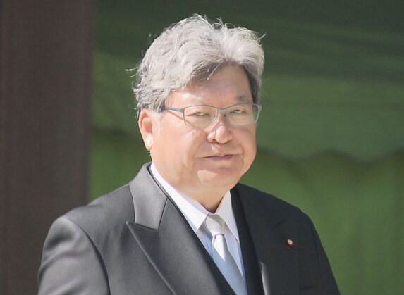 萩生田光一氏